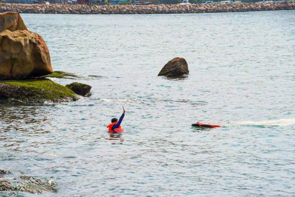 消防處九龍總區早前夥拍海務及潛水區和災難應變救援隊及人員,進行極端天氣事故演習。消防處fb 消防處九龍總區早前夥拍海務及潛水區和災難應變救援隊及人員,進行極端天氣事故演習。消防處fb