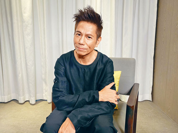 ■雷有輝預計會在個唱上唱盡中英日文的歌曲。