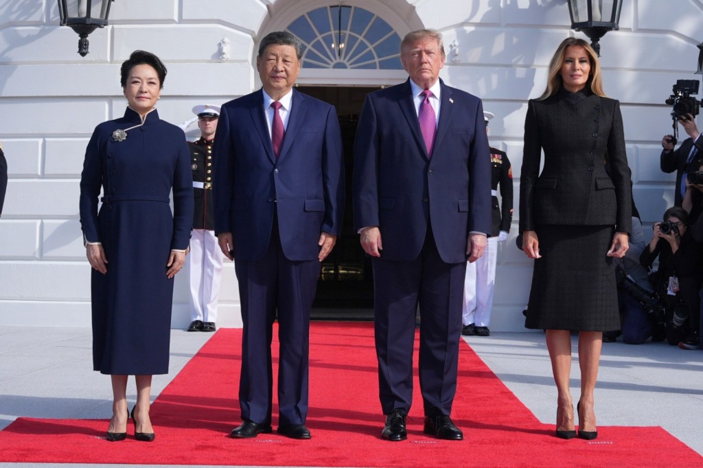 习近平夫妇抵达白宫时,与特朗普夫妇合照。 路透社 习近平夫妇抵达白宫时,与特朗普夫妇合照。 路透社