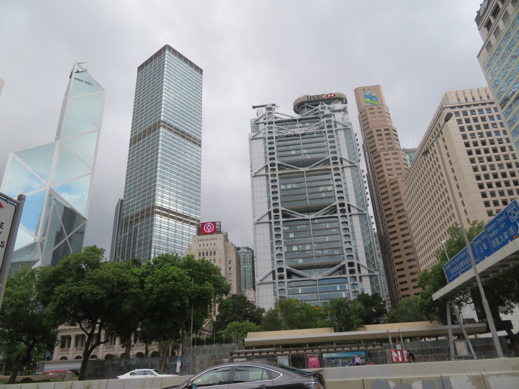 恒指反彈，滙控（005）、中銀香港（2388）基本上無跌過。資料圖片