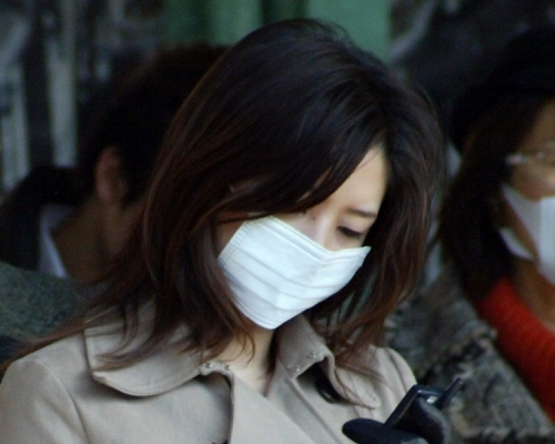 醫生指,戴口罩可以有效阻隔病毒傳播。網圖