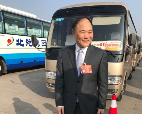 身兼全國人大代表的李書福。