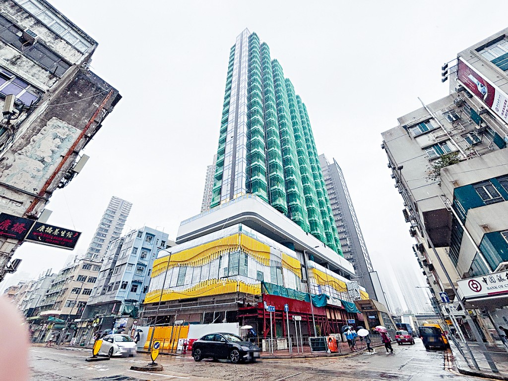 恒基九龍城南首昨日夥代理推置業優惠。 恒基九龍城南首昨日夥代理推置業優惠。