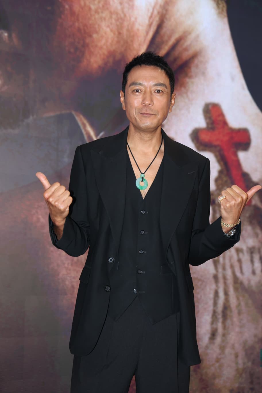 姜皓文之前成日追問鄭中基《阿龍》幾時上。 姜皓文之前成日追問鄭中基《阿龍》幾時上。