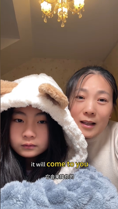 母亲在抖音上分享教育女儿的点滴。