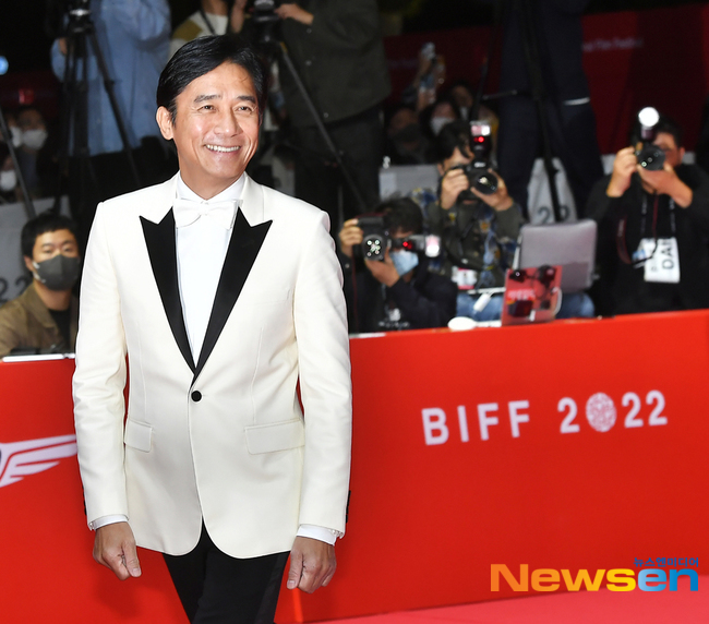 影帝梁朝偉早前出席釜山國際電影節極受歡迎。