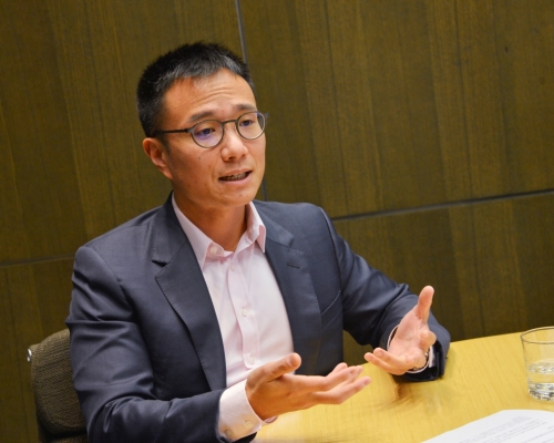 張世成為南豐集團榮譽主席陳慧慧長子，亦是集團創始人、香港紡織大王陳廷驊的外孫。資料圖片