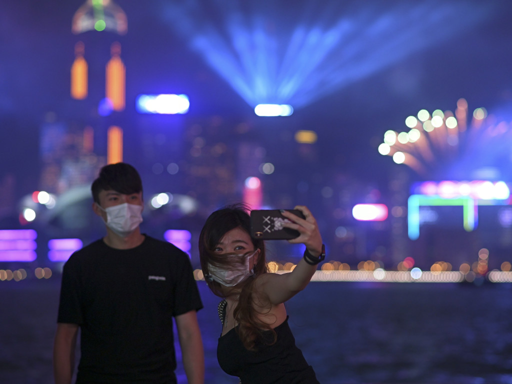 维港将每月办烟火和无人机表演。资料图片