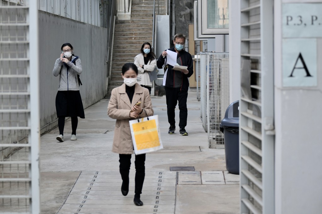 本报统计推算所得，撇除校舍和地区因素影响收生的学校，至少有10间学校在自行收生阶段，仅录取个位数的学生。