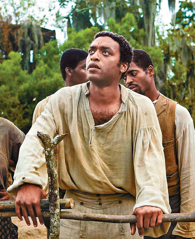 治療師Chiwetel Ejiofor走入異度空間搵失蹤病人。