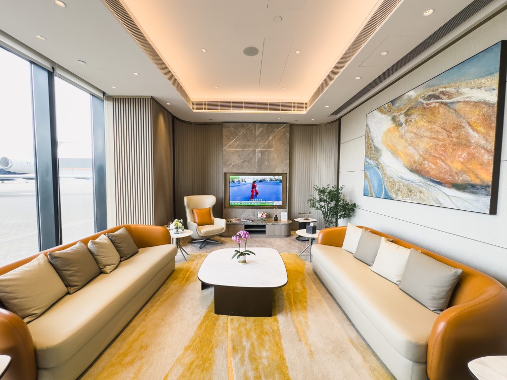 「香港商用航空中心(HKBAC)」的擴建工程,可應對大灣區及其他地區對商用航空的熱切需求。 「香港商用航空中心(HKBAC)」的擴建工程,可應對大灣區及其他地區對商用航空的熱切需求。