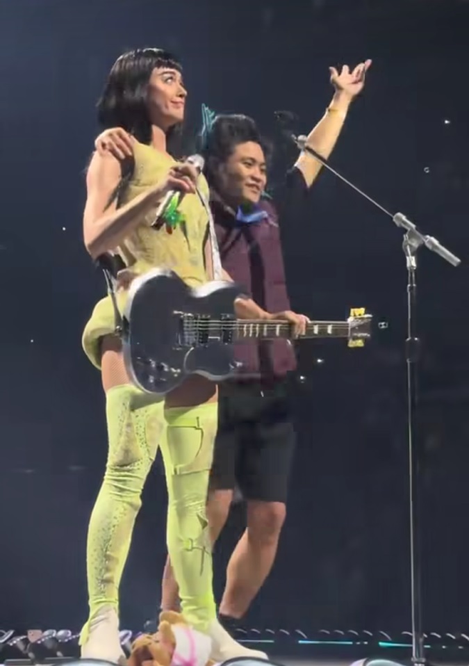 Johnson於6月時,曾突襲Katy Perry演唱會。 Johnson於6月時,曾突襲Katy Perry演唱會。