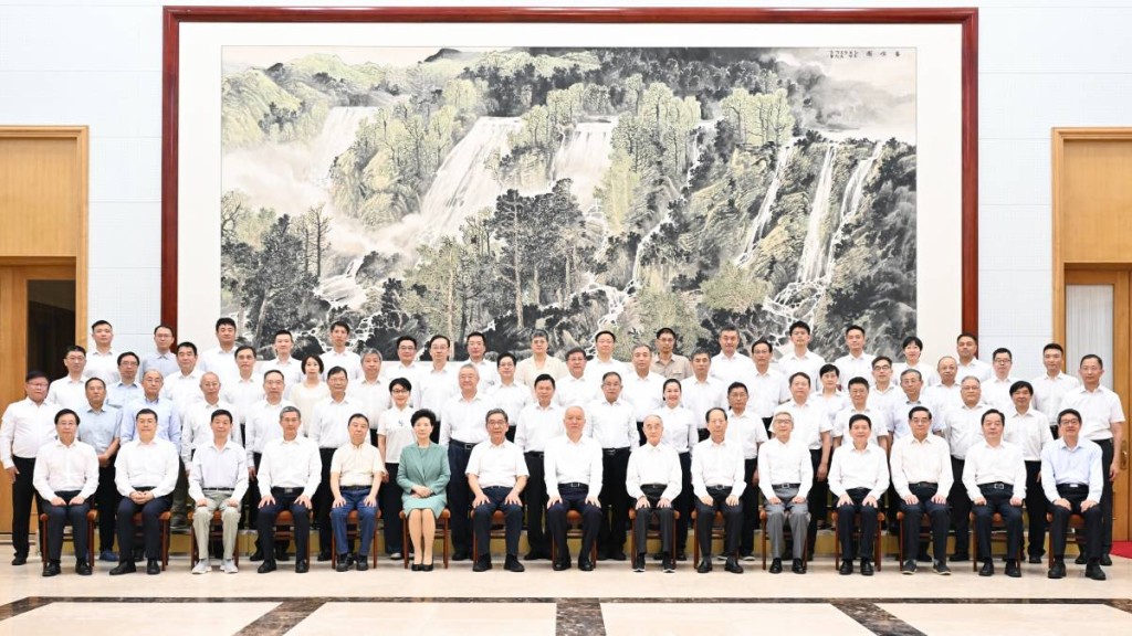 中共啟動北戴河暑休 習近平委託蔡奇看望專家