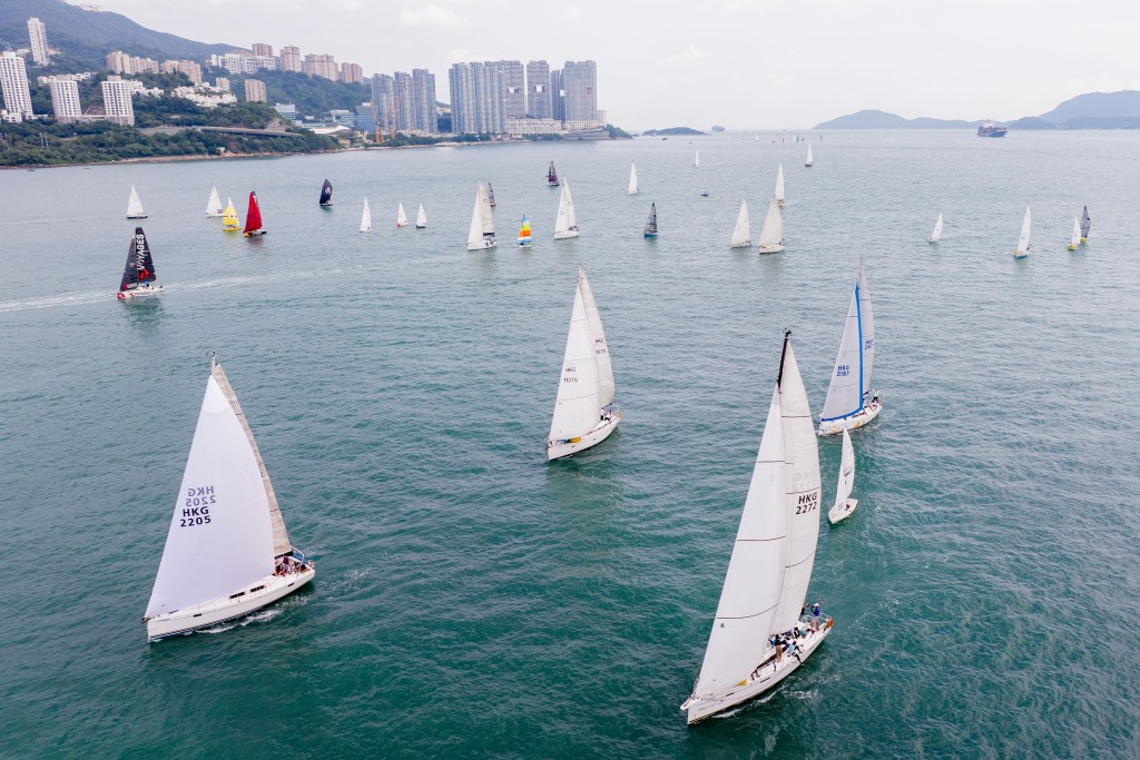 香港游艇会于周日(29 日)举行帆船香港 环岛大赛。