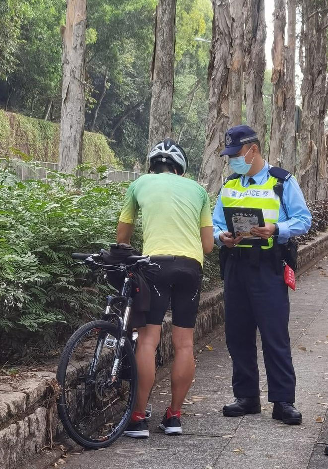 新界北總區交通部在聖誕長假期期間，於區內進行宣傳、教育及執法行動。警方提供