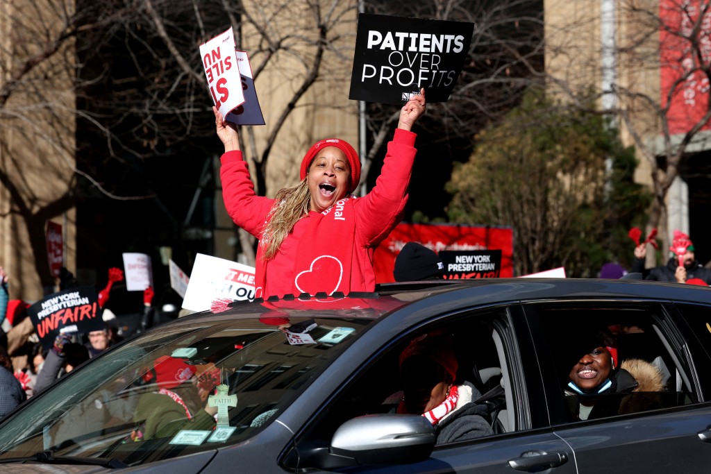 罷工護士要求大幅加薪。路透社