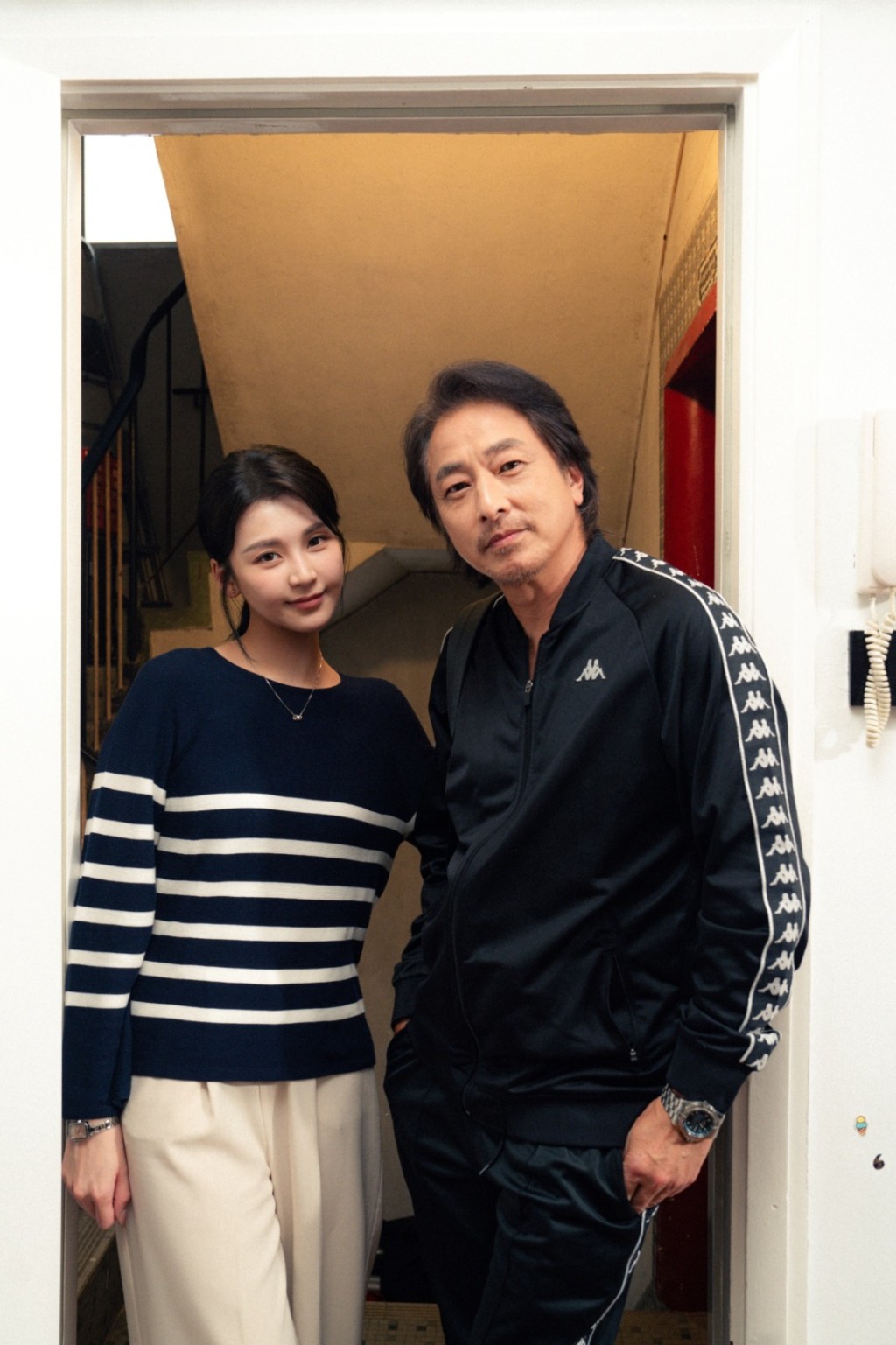 《路頭遠》由張松枝與施匡翹主演。 《路頭遠》由張松枝與施匡翹主演。