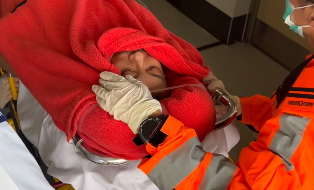 傷者由救護車送院治理。蔡楚輝攝