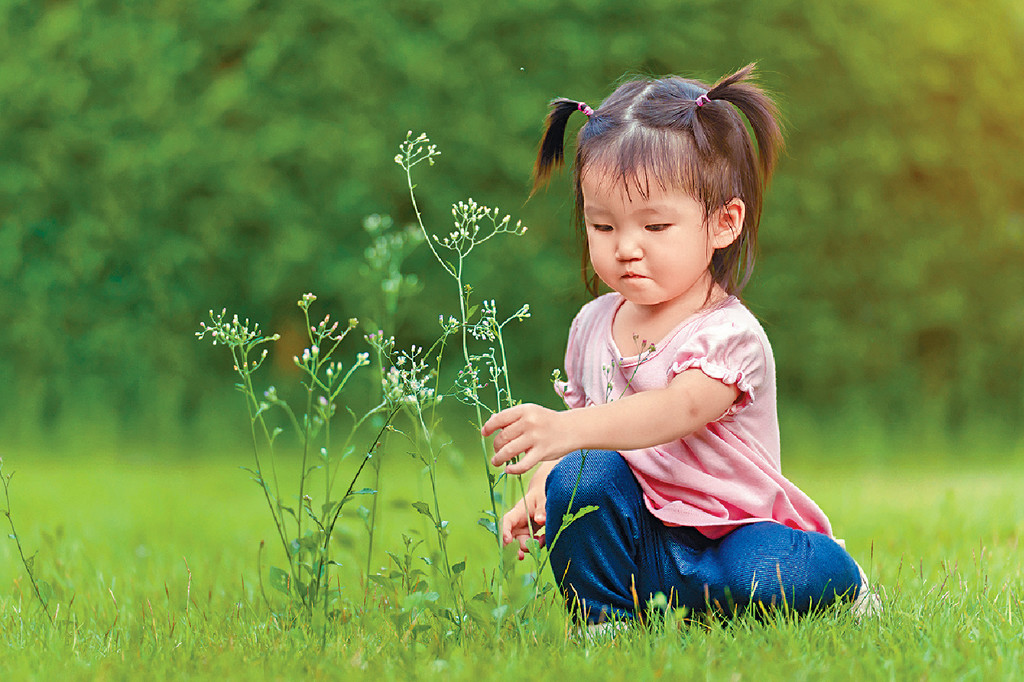 ■孩子多接觸大自然,有助豐富腸道微生態。 ■孩子多接觸大自然,有助豐富腸道微生態。
