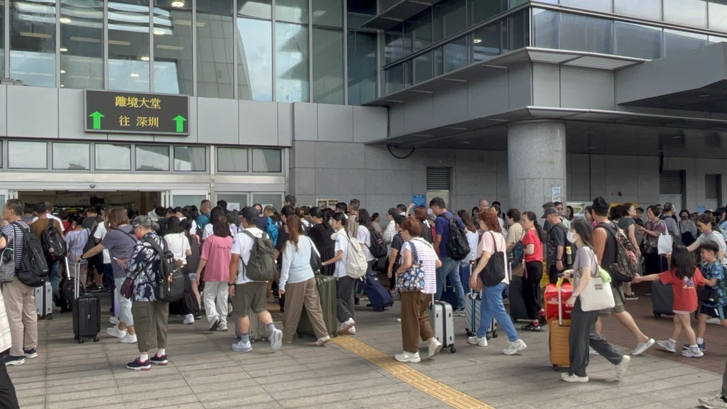 至於今個暑假的旅遊表現,楊淑芬預計,7成半以上外遊人士選擇內地作為旅遊目的地。 至於今個暑假的旅遊表現,楊淑芬預計,7成半以上外遊人士選擇內地作為旅遊目的地。