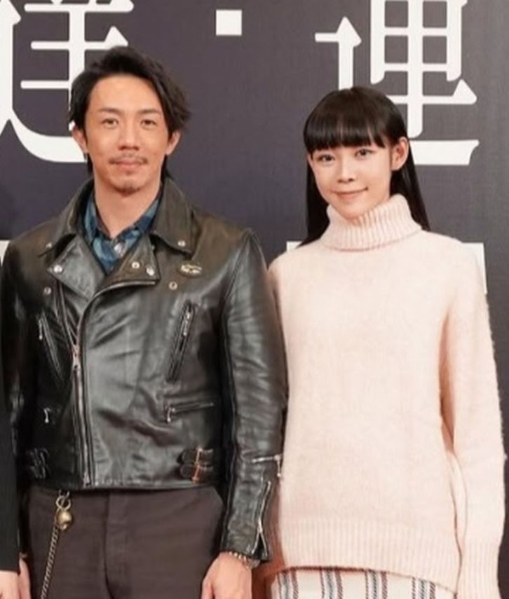 來自澳門的Eliz演出經驗豐富，曾與張繼聰在電影《馬達‧蓮娜》中合作。