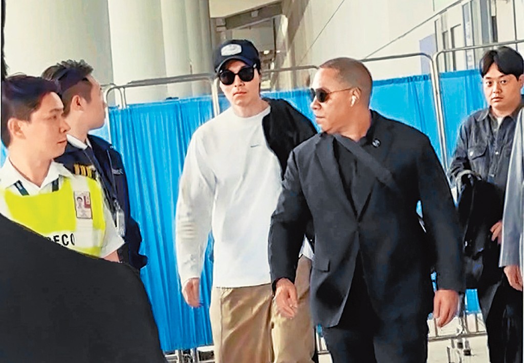 李棟旭昨日接近中午已安全抵港。