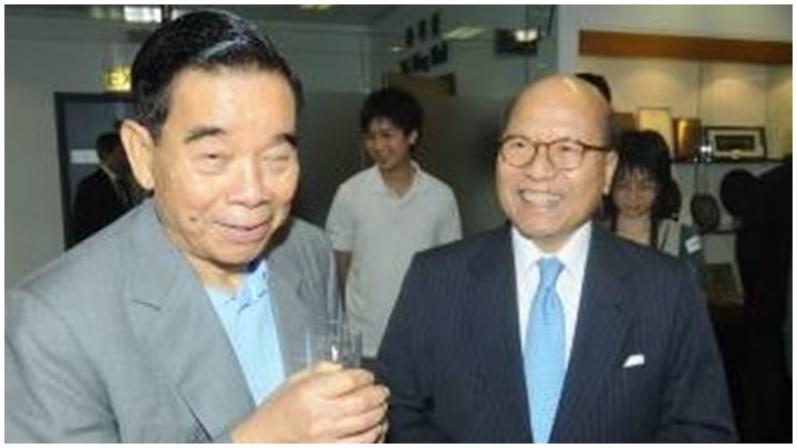 新世界發展前執行董事冼為堅(右)離世,他與集團前主席鄭裕彤博士(左)一起創辦新世界發展有限公司。資料圖片