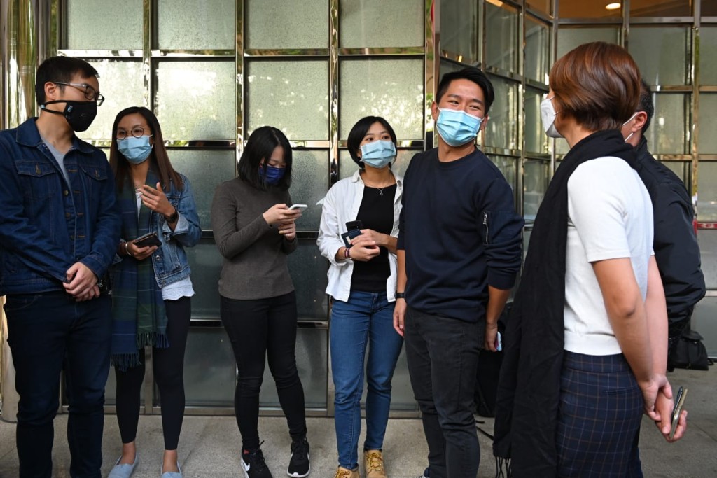 有線員工被裁員或離職。