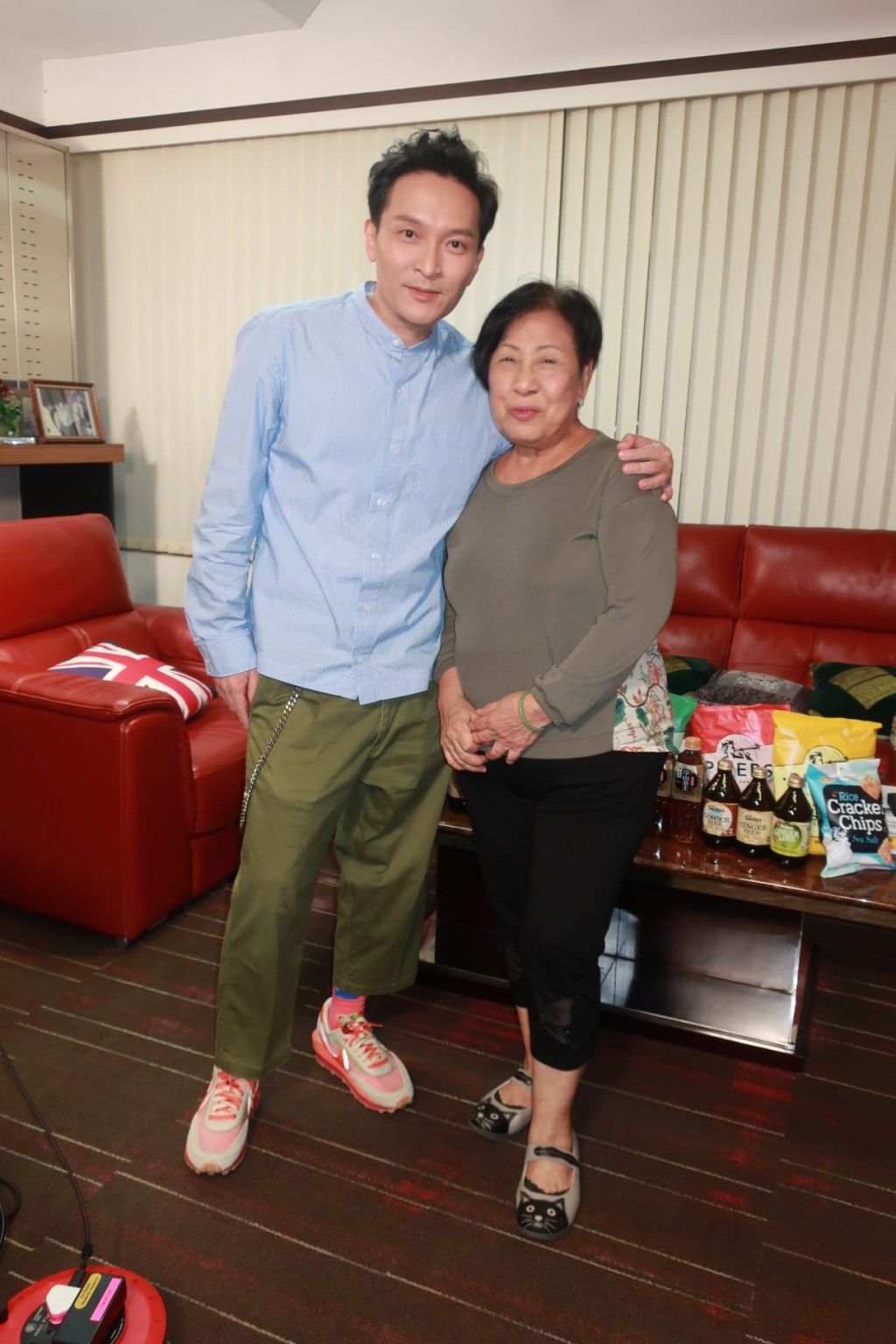 秦啟維及陳師奶。