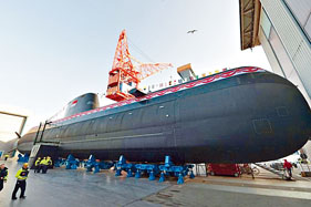 新加坡向德國訂購的218SG型新潛艇「長勝號」下水。　