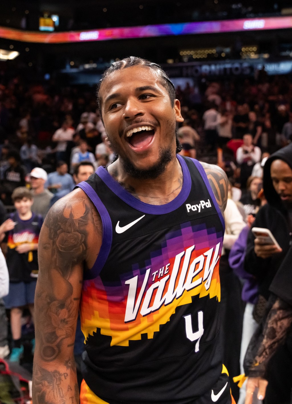 谢伦格连虽全场手感不佳，但命中绝杀三分，完成救赎。路透社