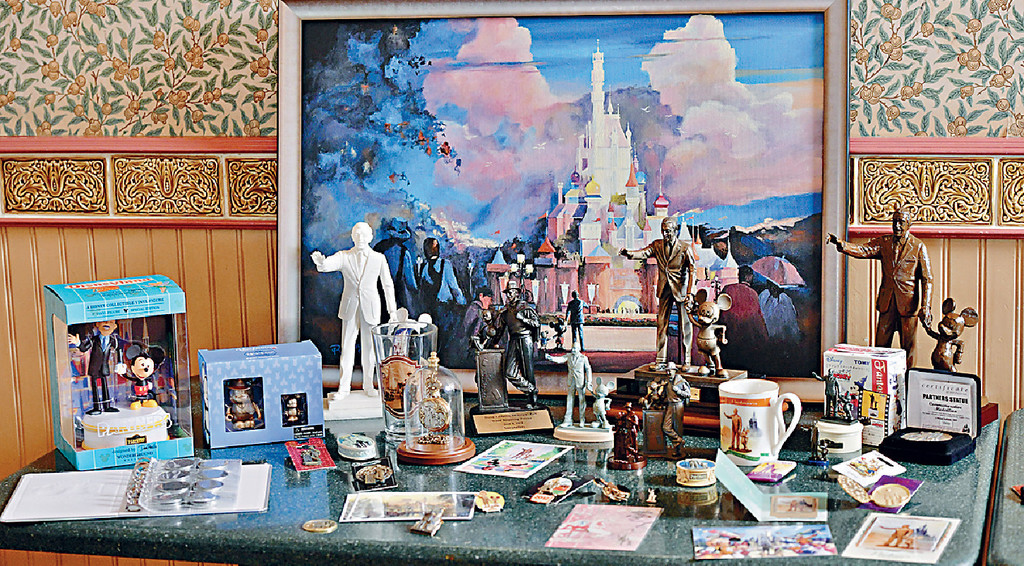 ■Keith至今收藏了過萬件迪士尼商品，圖為他部分的藏品。