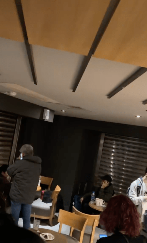 從網上流傳的片段顯示，當疑犯張文在店外徘徊並投擲煙霧彈後，星巴克的鐵捲門隨即逐步下降，成功將疑犯阻隔在店門外。Threads@427_linn