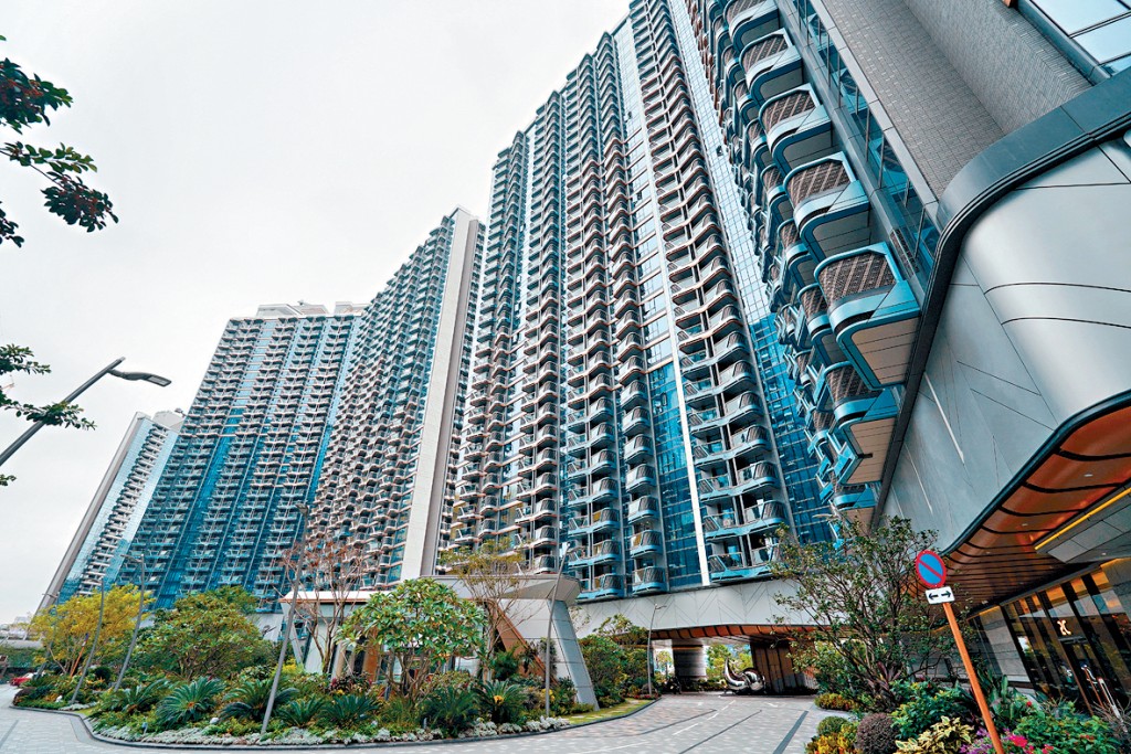 啟德海灣2期昨日連環售出2伙2房戶，單日套現逾2100萬。