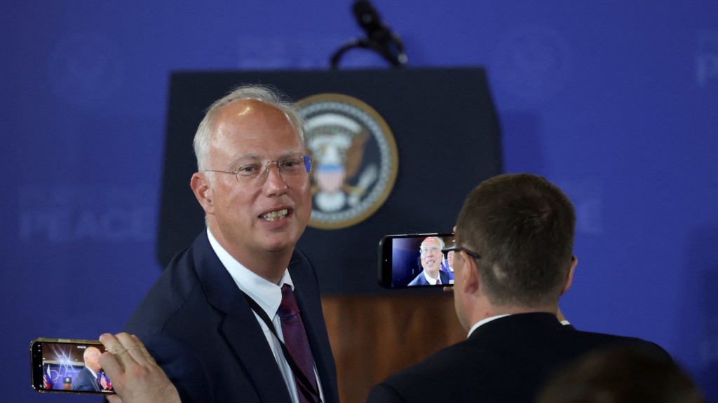 早前美俄元首在阿拉斯加會晤，德米特里耶夫也有隨行。 路透社