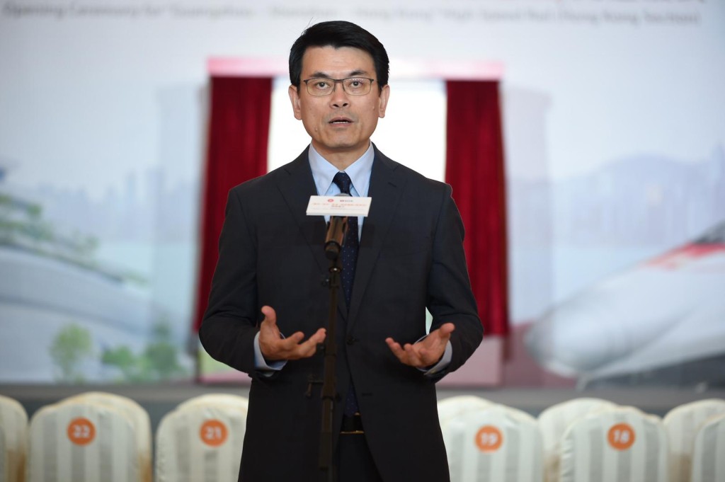 商务及经济发展局局长邱腾华致辞。
