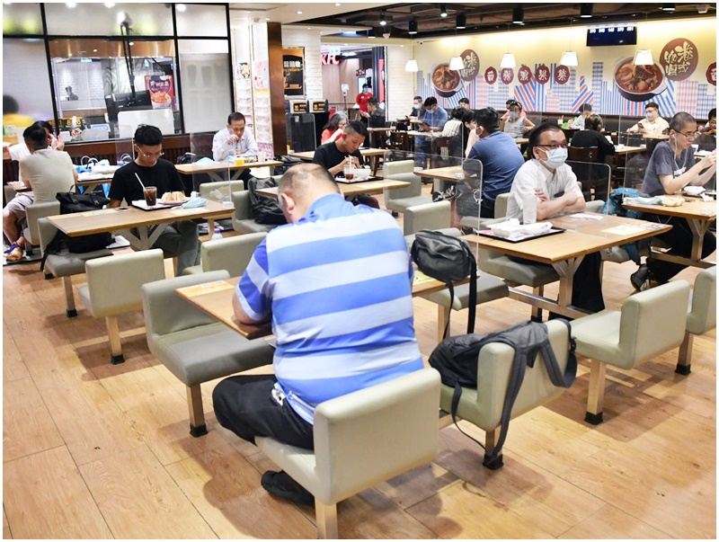 晚市堂食由今日起放寬至10時。資料圖片