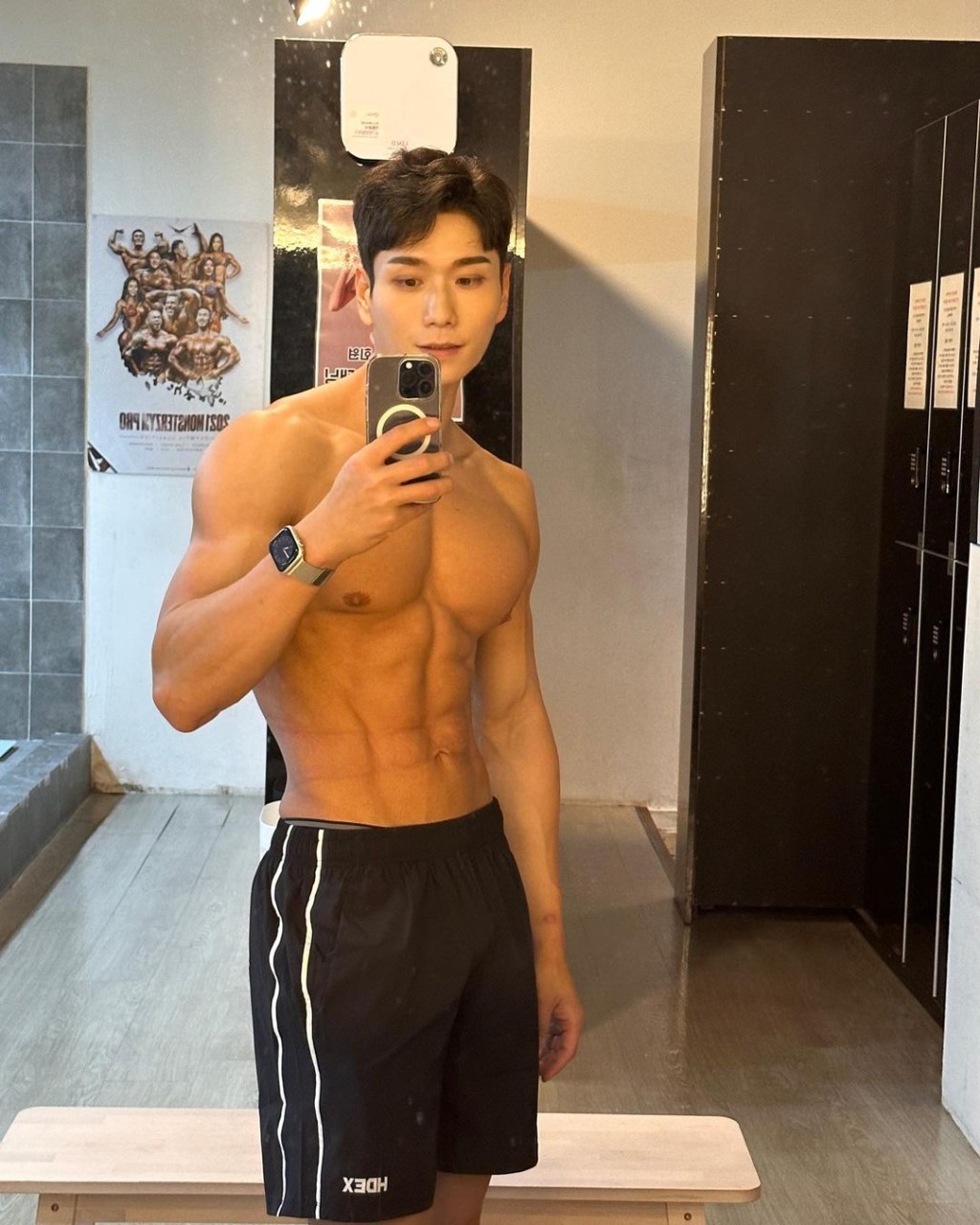 身高：179cm、體重：78kg