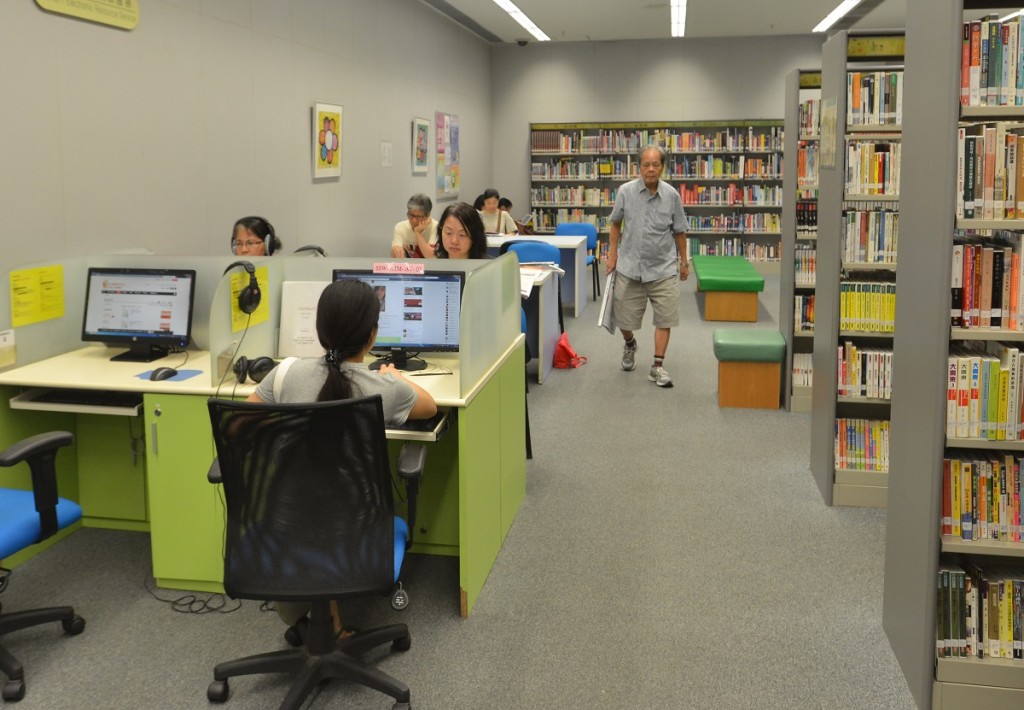 教育局反駁實體書市場上各出版社的份額不一,出版書種亦不盡相同,於名單內比重有所不同,不難理解。資料圖片