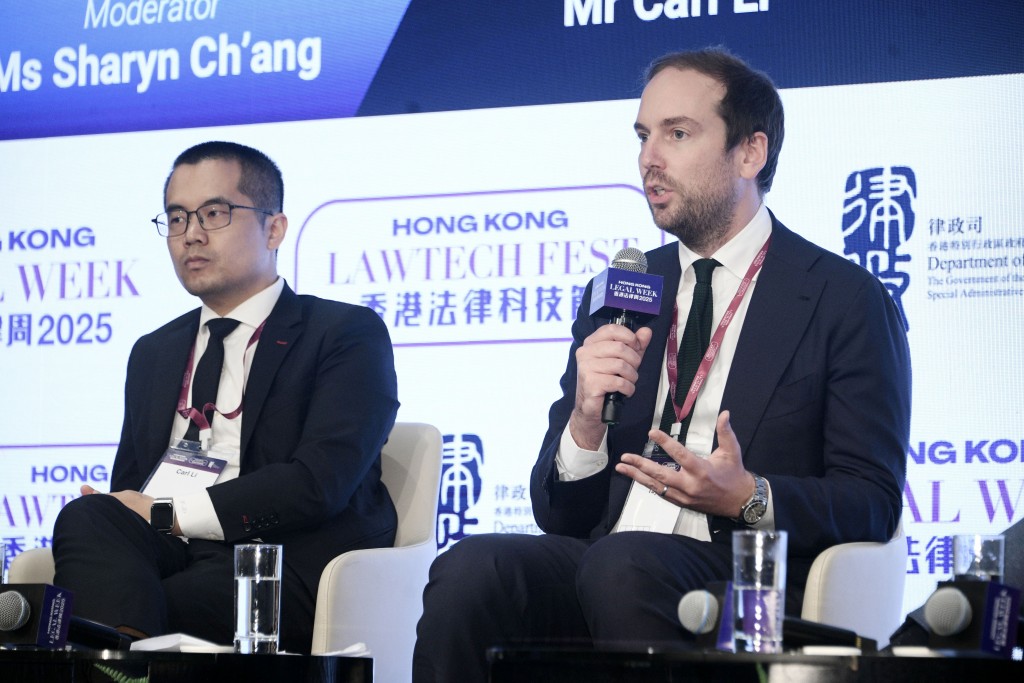 《法律科技圓桌會議報告》概述今年舉行的前三輪圓桌會議中，法律及爭議解決業界對法律科技的見解。