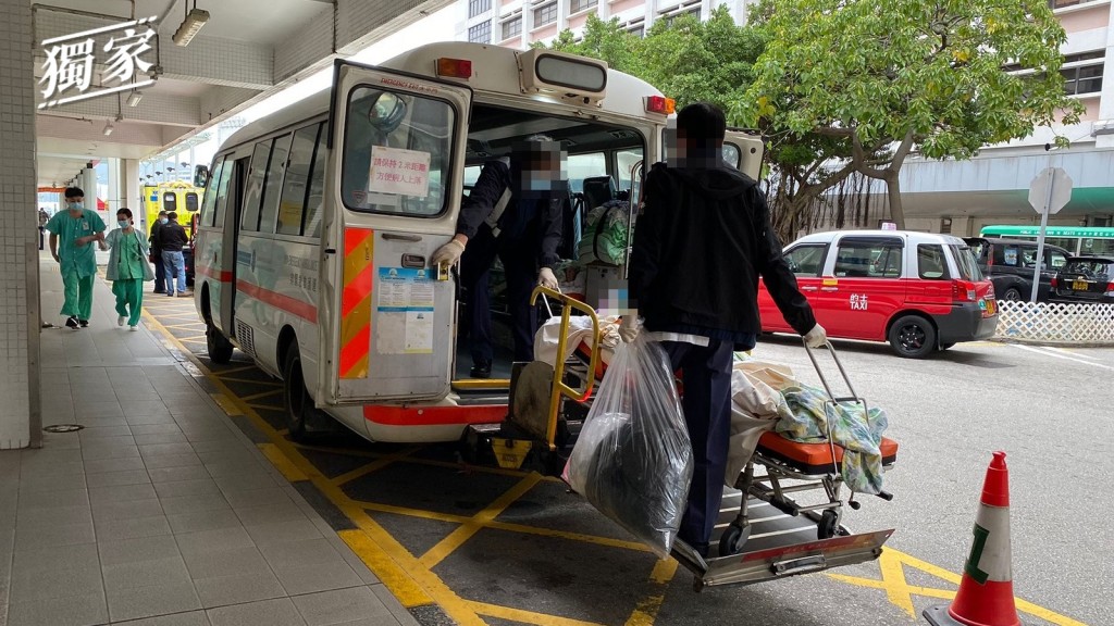 有非緊急救護車運送服務員透露,日前接載屬於緊密接觸者的病人後,主管及醫院拒絕安排他接受檢測。 陶法德攝