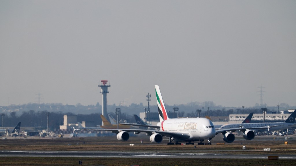 杜拜恢復有限度航班服務。路透社