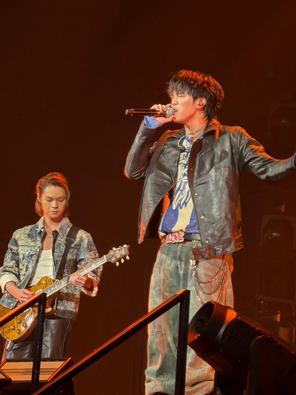 AK和Tiger以Band仔Look跟ROVER合作《IGNITED》。