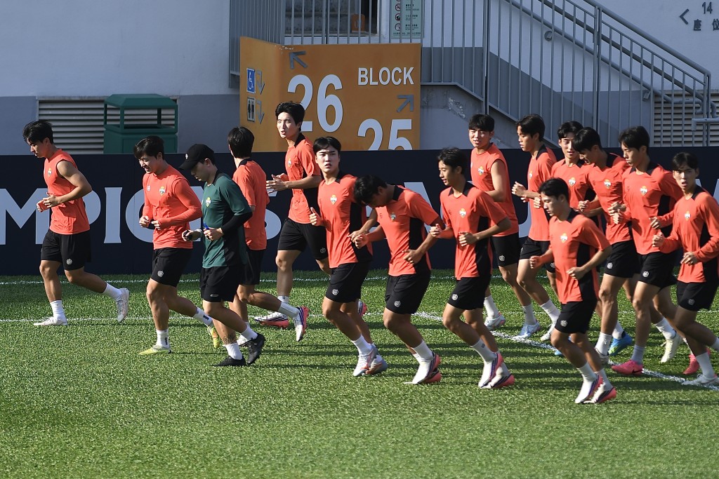 江原FC派18人名单出战杰志。杨骏尧摄 江原FC派18人名单出战杰志。杨骏尧摄