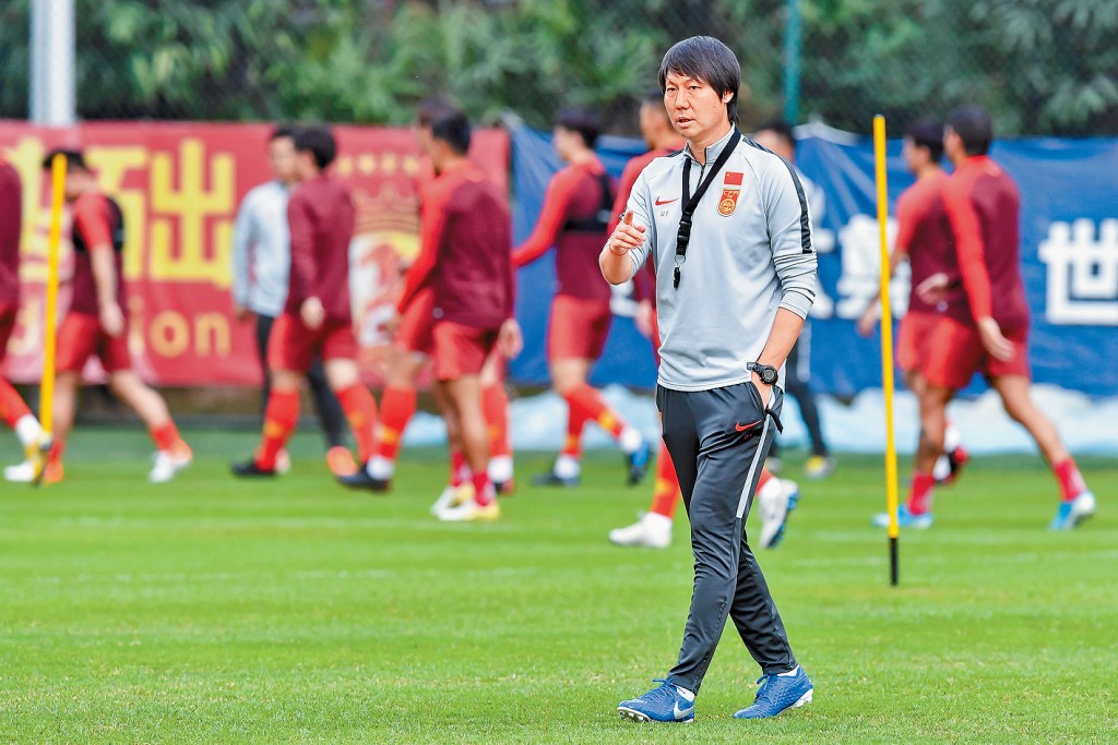 中国国家男子足球队原主教练李铁涉嫌受贿、行贿案，今日受审。