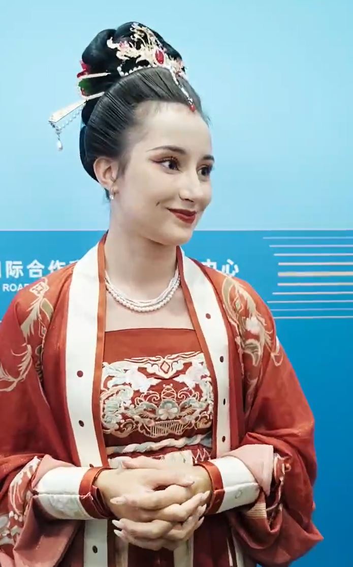 自俄罗斯的女孩给自己取中文名「谢弈舒」。张言天摄