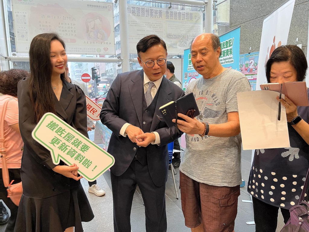 期間張國鈞重遇不少過往在地區服務工作上並肩作戰的義工朋友們。張國鈞fb 期間張國鈞重遇不少過往在地區服務工作上並肩作戰的義工朋友們。張國鈞fb