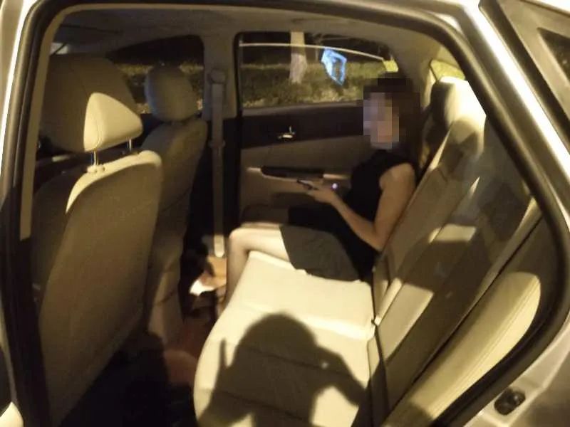涉事情侶會等不同場所進行直播。網圖