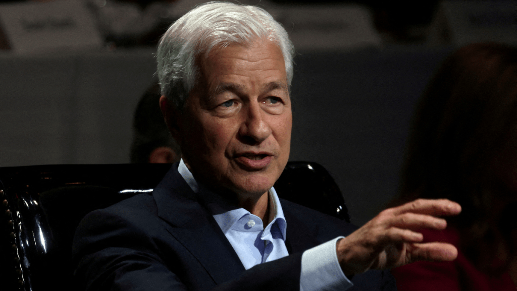 伊朗局勢｜摩通戴蒙警告：戰事持續將損美國經濟 「通脹或比想像更嚴重」