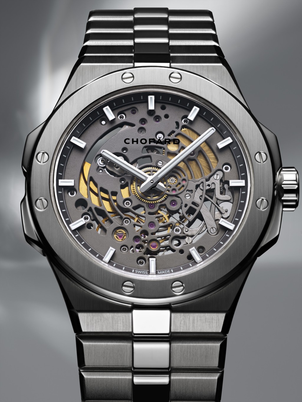 Chopard Alpine Eagle 41 XP TT，錶殼：41mm鈦金屬/ 機芯：L.U.C 96.17-S自動/ 售價：$205,000。